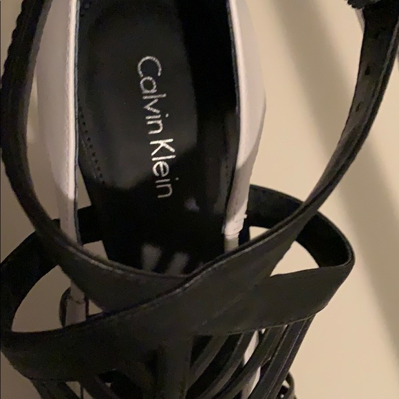Calvin Klein black and white heels size 9 - Picture 2 of 5